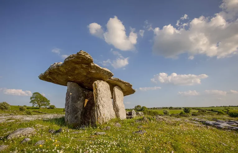 Poulnabrone Dolmen, Co